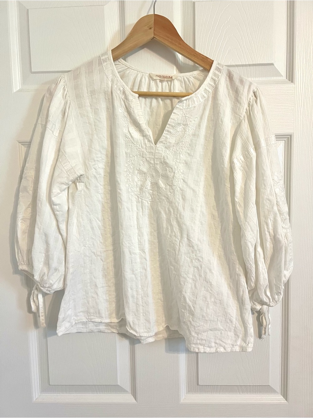 Women's White Embroidered Peasant Blouse - Picture 2 of 8